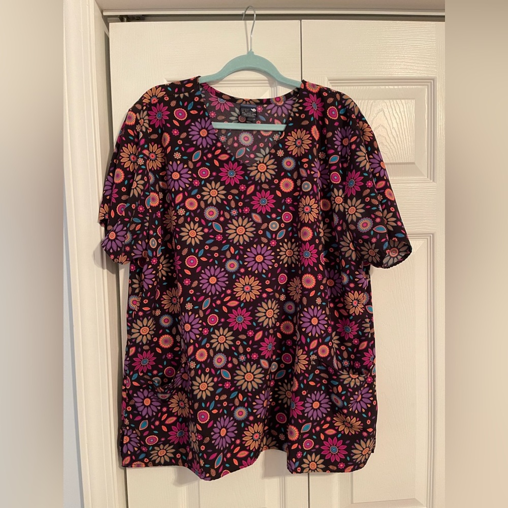 Women’s Scrub Top